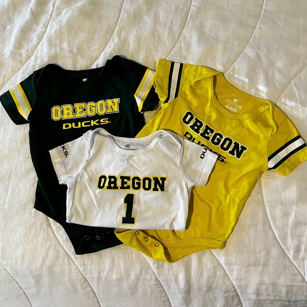 Oregon Ducks onesies set 6-9 months